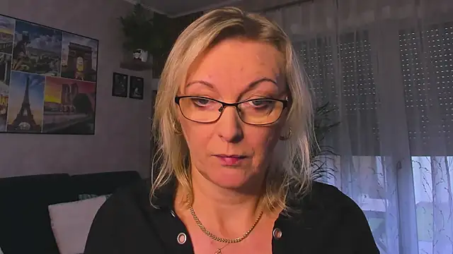 vanessa chat online show from November 24, 2:19 pm