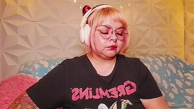 Satyn doll online show from July 1, 3:28 am