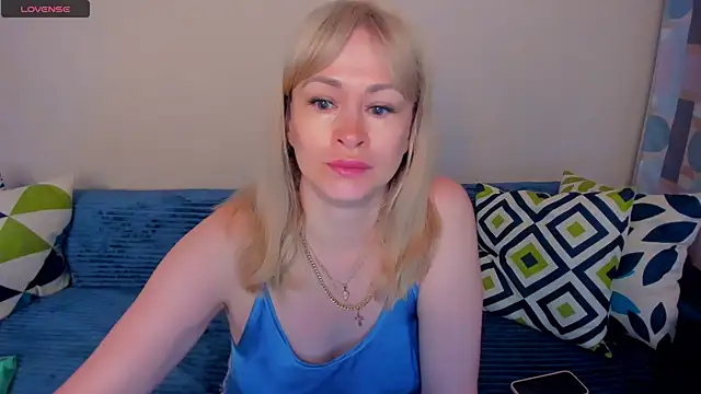 EllenMoore online show from July 28, 4:32 am