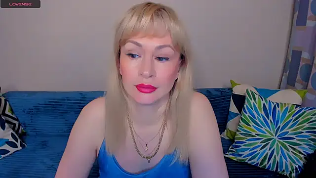 EllenMoore online show from June 27, 3:07 am