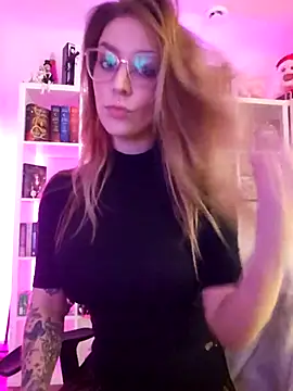 LilyOrion online show from March 1, 1:49 am