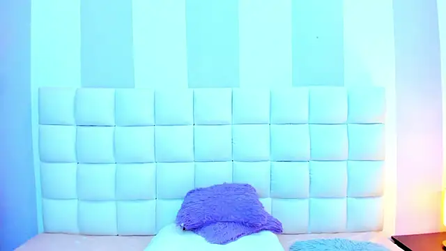 teresasroom  online show from December 14, 8:03 pm