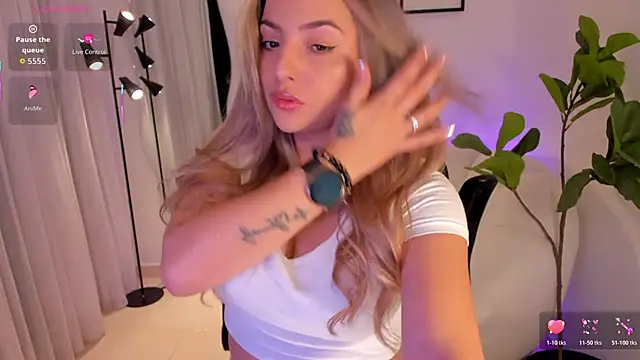 AmyWood online show from January 17, 2:57 pm