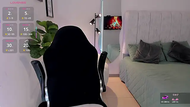 AmyWood online show from March 9, 6:22 pm