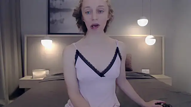 ShySchoolGirl online show from October 24, 8:05 pm