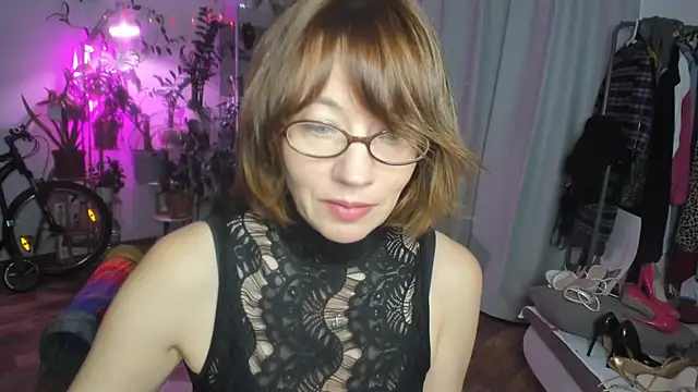 Snapshot of Constancia_pure chatting on October 19, 2:30 pm Constancia pure online show from October 19, 2:30 pm