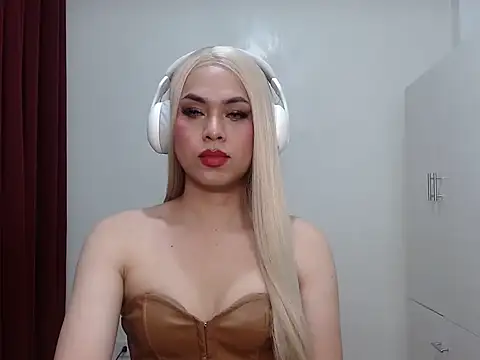 Snapshot of MistressLuna1 chatting on September 23, 1:09 pm MistressLuna1 online show from September 23, 1:09 pm