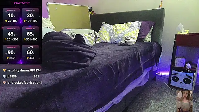 Blondiewithanass online show from January 12, 5:34 am