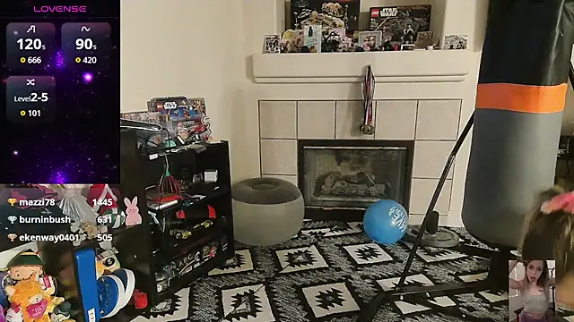 Blondiewithanass online show from November 5, 11:15 am