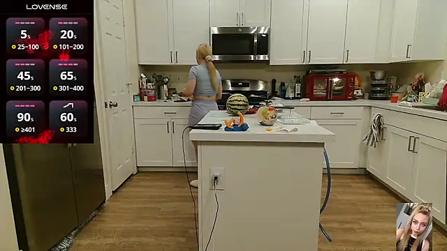 Blondiewithanass online show from June 5, 7:47 am