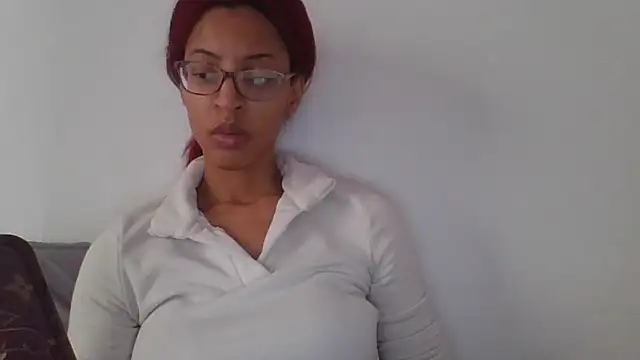 Queen Lavish online show from November 8, 3:50 pm