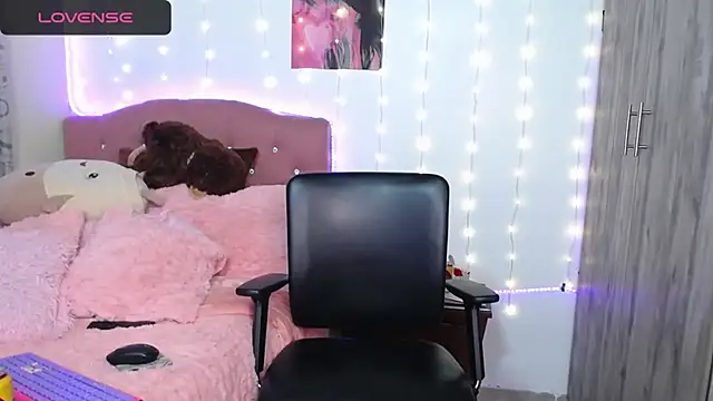 camy doll online show from December 14, 1:11 am