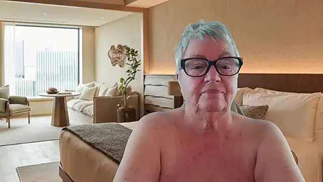 GrannyChrissy68 online show from June 5, 12:33 pm