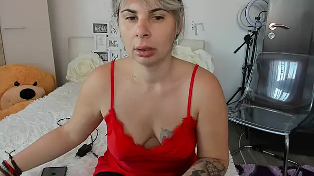 sweetemy4u online show from October 13, 7:22 am