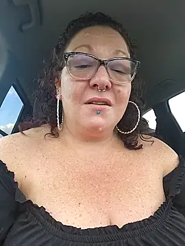 Snapshot of Miss_Phat_Booty chatting on September 13, 8:39 pm Miss Phat Booty online show from September 13, 8:39 pm