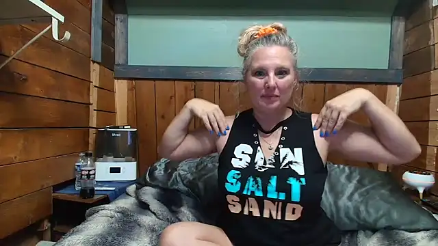 lisaxlovexxx online show from June 12, 3:25 am