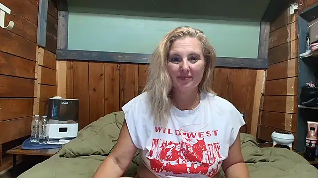 lisaxlovexxx online show from July 15, 6:45 pm