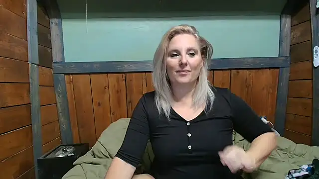 lisaxlovexxx online show from November 26, 9:05 pm