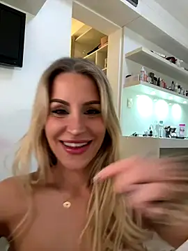 Snapshot of jasminesummer chatting on October 9, 12:53 pm jasminesummer online show from October 9, 12:53 pm