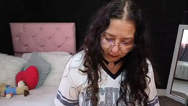 katifoxx online show from July 31, 3:35 pm