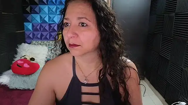 katifoxx online show from November 27, 4:32 pm