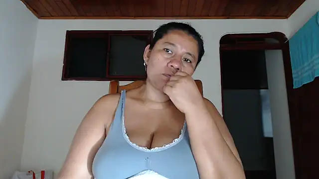 adrixxx38 online show from July 3, 4:29 am