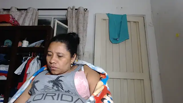 adrixxx38 online show from December 21, 1:54 am