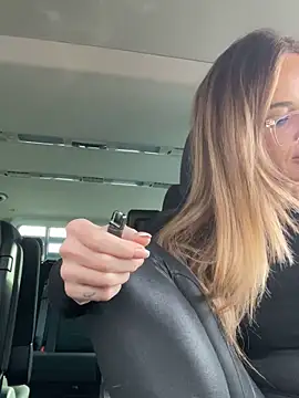 Etwas neugierig online show from March 2, 3:30 pm