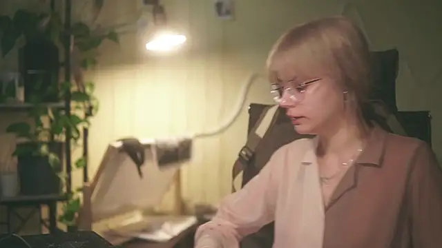 alyssa sweet online show from June 9, 6:57 am