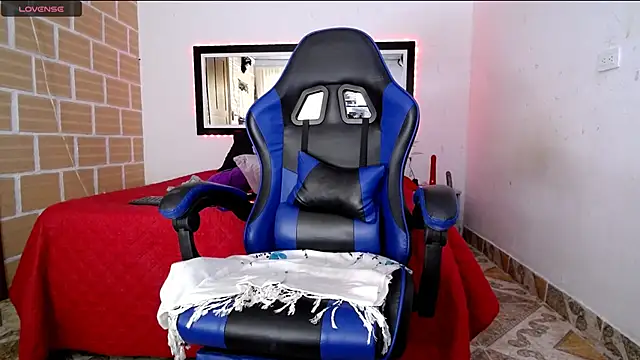 Julieta Rodriguez online show from September 16, 5:43 pm