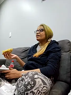 DirtySnowball69 online show from September 14, 3:54 pm