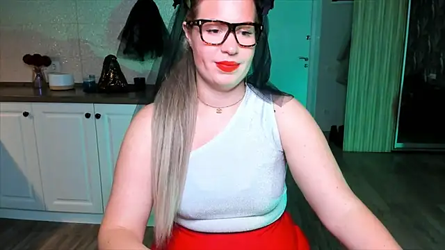 HotTiffani online show from October 27, 12:44 pm