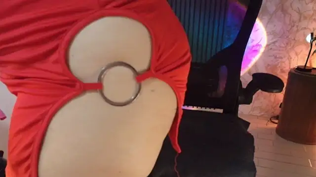 JuliRamirez online show from June 21, 1:48 pm