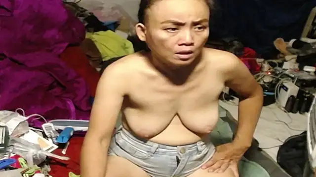 1CuteAndSexy69 online show from June 24, 4:17 pm