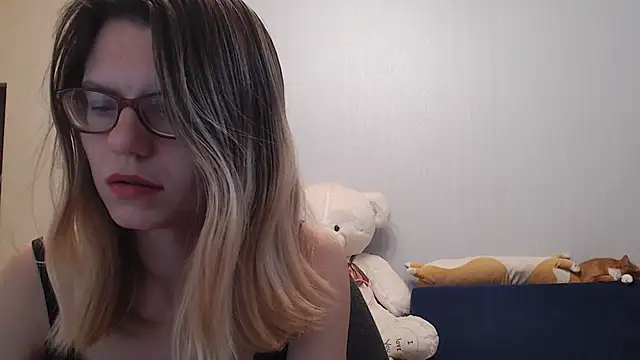 night is dark online show from November 18, 6:42 pm