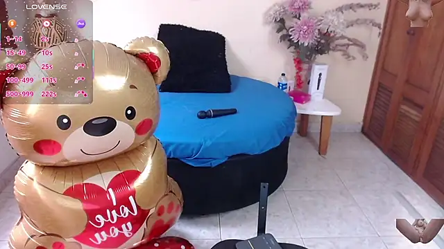 NicoleSantana online show from July 31, 9:49 pm