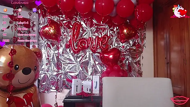 NicoleSantana online show from February 18, 9:47 pm