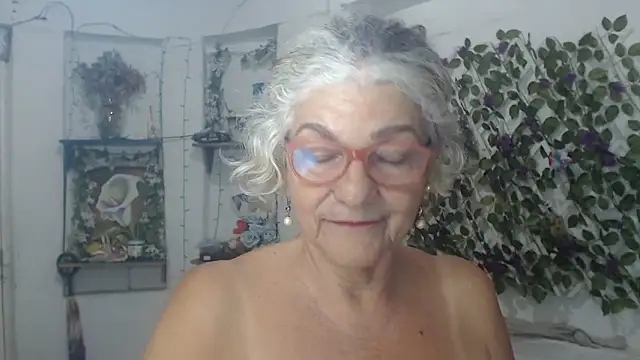 FunnyGrandma online show from December 1, 1:31 am