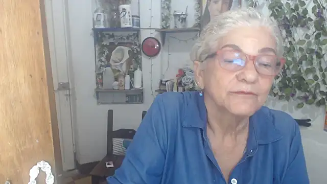FunnyGrandma online show from April 30, 1:00 am