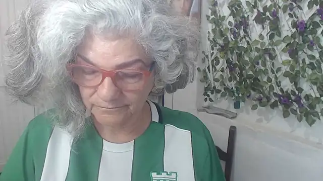 FunnyGrandma online show from November 14, 1:27 am