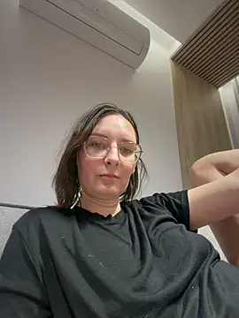The Snowwhitee online show from May 9, 2:52 pm