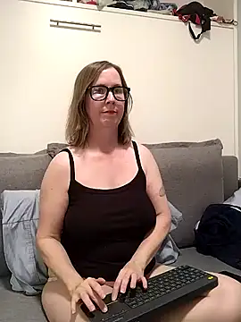 SweetandNaughty1 online show from March 9, 4:15 am