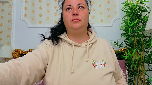AleshaArabian online show from May 6, 3:54 am