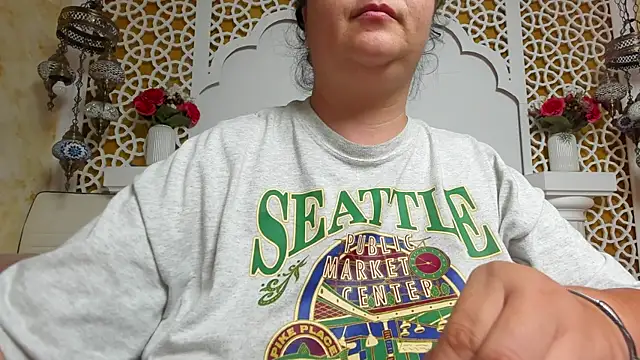 Snapshot of AleshaArabian chatting on September 18, 2:43 am AleshaArabian online show from September 18, 2:43 am