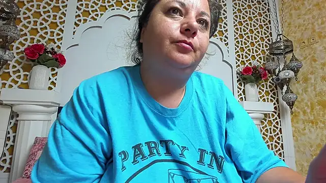 Snapshot of AleshaArabian chatting on September 16, 2:41 am AleshaArabian online show from September 16, 2:41 am