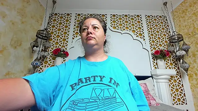 Snapshot of AleshaArabian chatting on September 24, 3:38 am AleshaArabian online show from September 24, 3:38 am