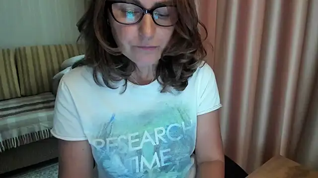 lauraoven online show from July 15, 1:16 pm