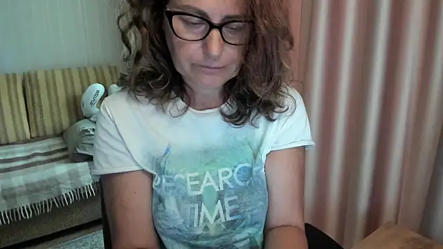 lauraoven online show from July 14, 8:52 am
