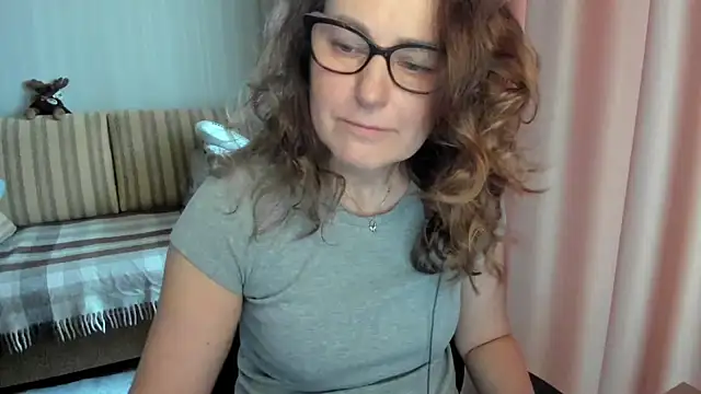 lauraoven online show from March 14, 8:37 am