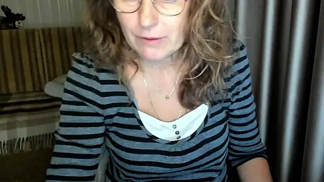 lauraoven online show from October 20, 5:05 pm